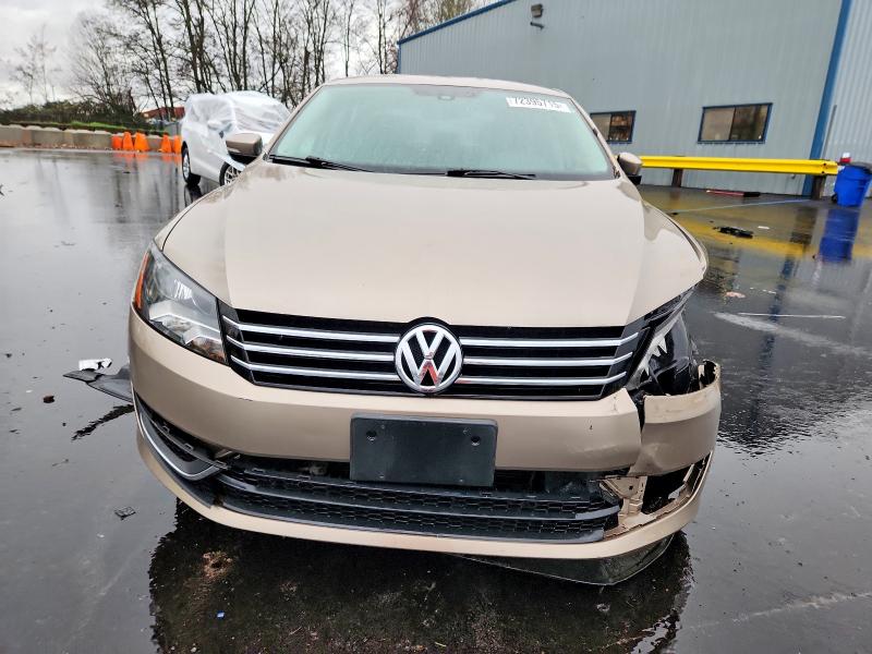 Photo 5 from auction – 2015 VOLKSWAGEN PASSAT S with VIN 1VWAT7A3XFC066492