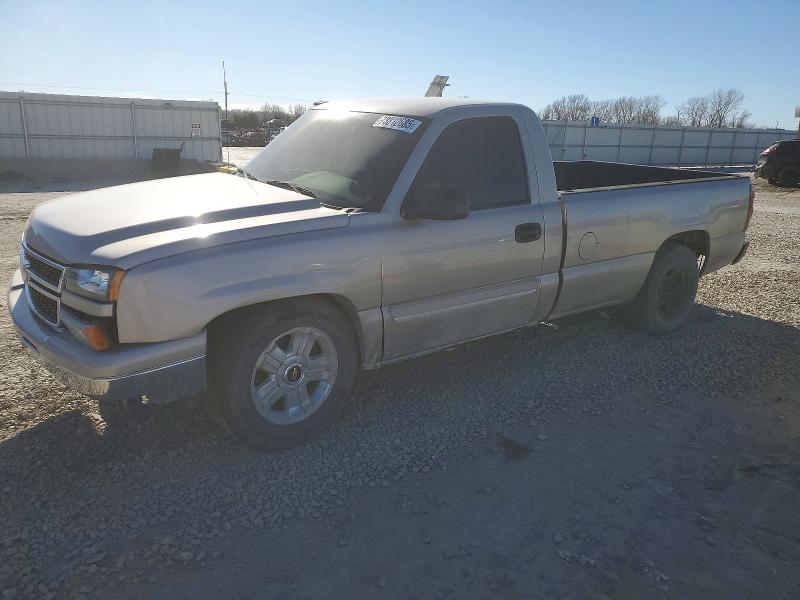 CHEVROLET SILVERADO 2006 with VIN 1GCEC14T06E140178 - Photo from auction