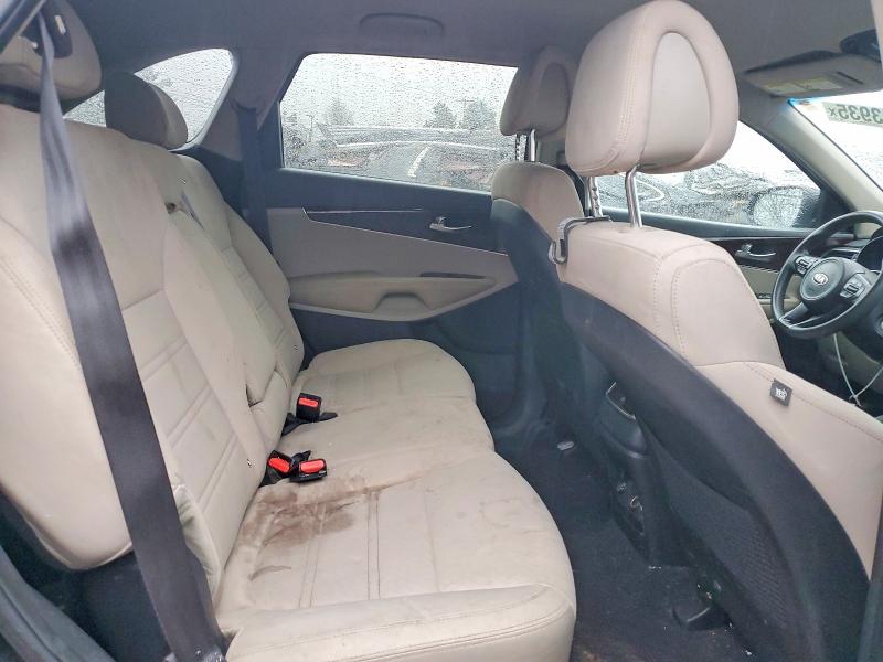 Photo 11 from auction – 2016 KIA SORENTO LX with VIN 5XYPGDA37GG003833