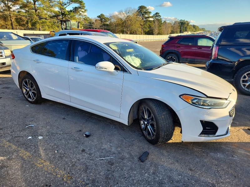 Photo 4 from auction – 2019 FORD FUSION with VIN 3FA6P0CD9KR145227
