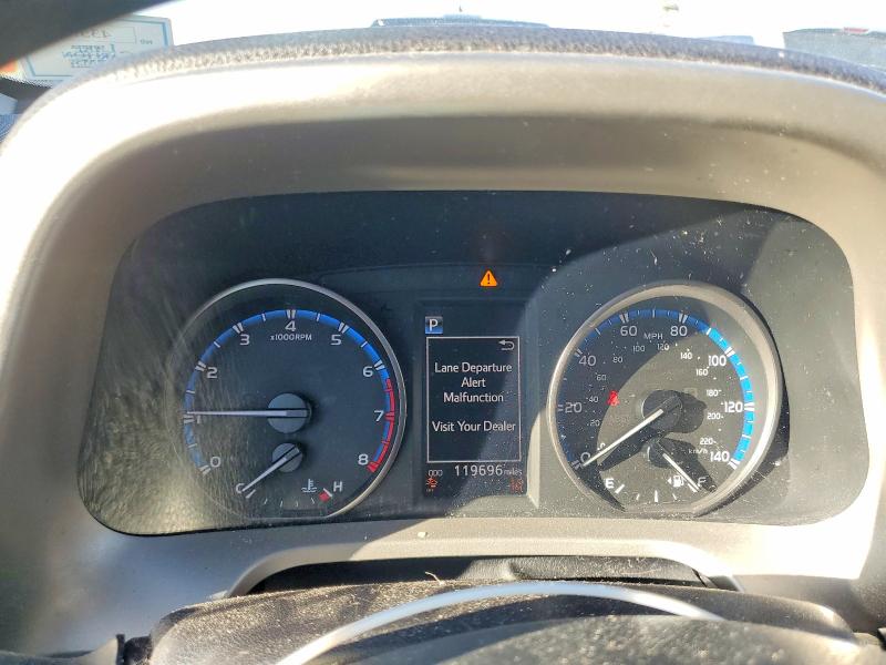 Photo 9 from auction – 2017 TOYOTA RAV4 with VIN 2T3ZFREV3HW332634