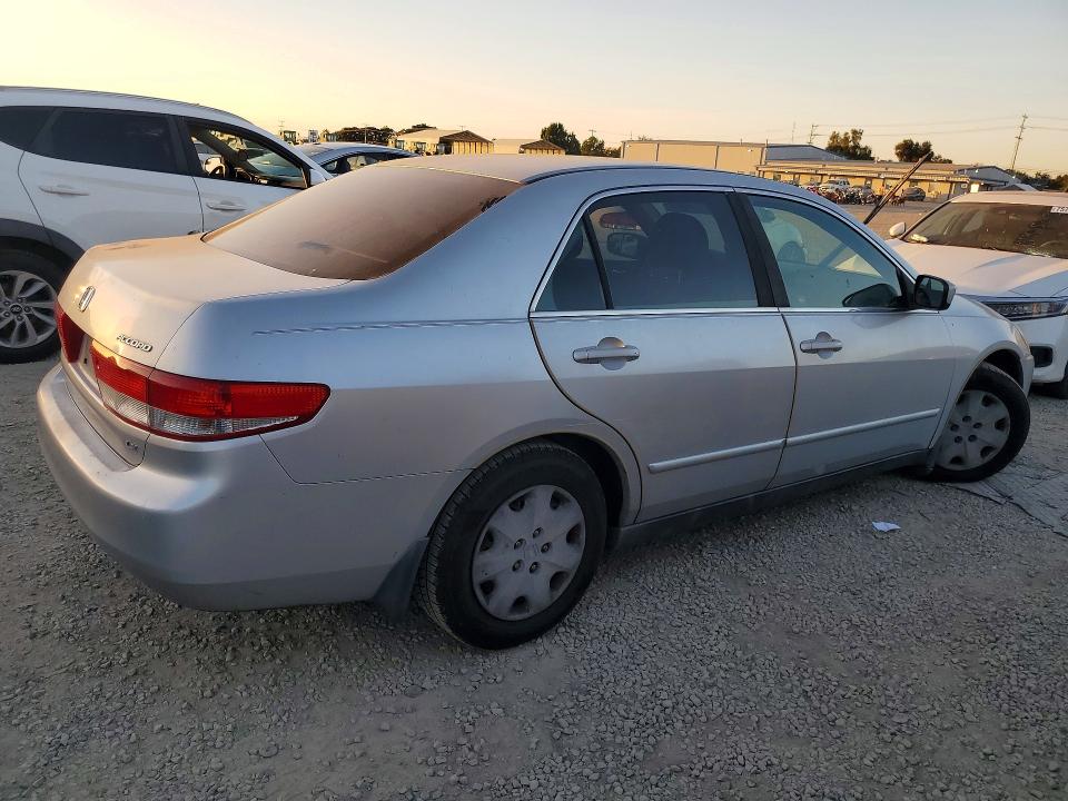 Photo 3 from auction – 2003 HONDA ACCORD LX with VIN JHMCM56333C087751