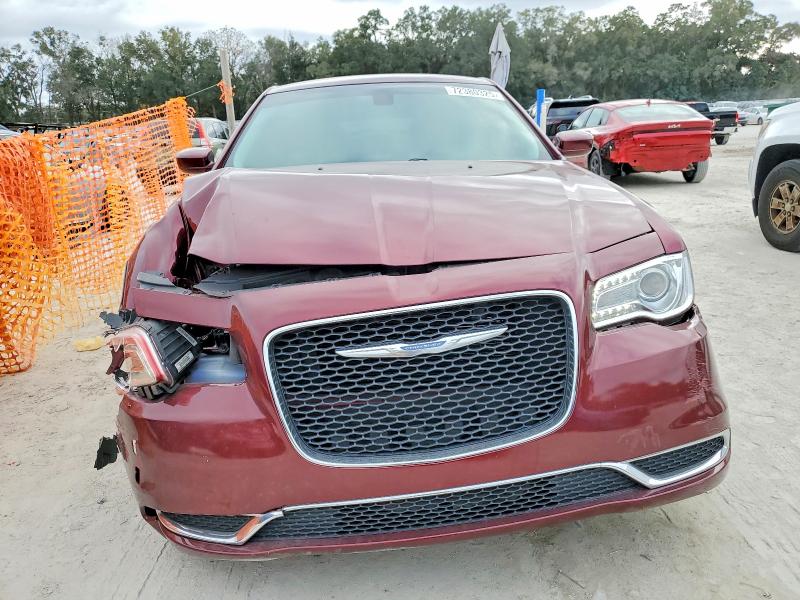 Photo 5 from auction – 2017 CHRYSLER 300 LIMITE with VIN 2C3CCAAG9HH577451