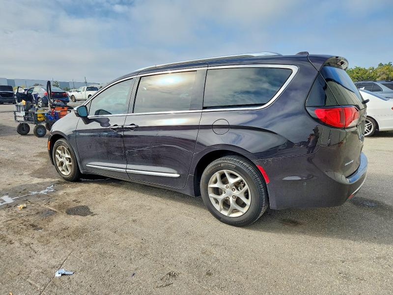 Photo 2 from auction – 2017 CHRYSLER PACIFICA with VIN 2C4RC1GG4HR634212