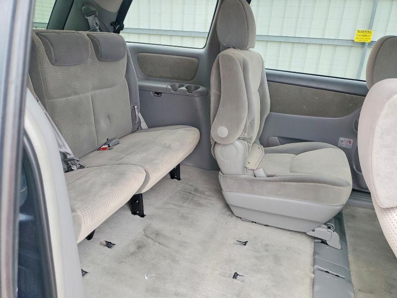 Photo 11 from auction – 2010 TOYOTA SIENNA with VIN 5TDKK4CC9AS336874
