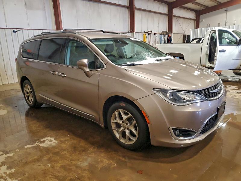 Photo 4 from auction – 2017 CHRYSLER PACIFICA T with VIN 2C4RC1EG3HR752903