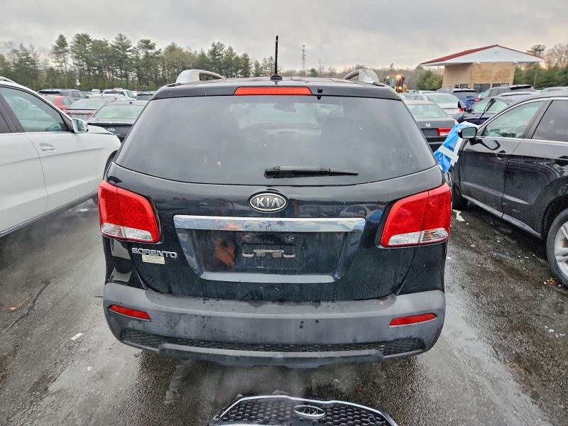 Photo 6 from auction – 2013 KIA SORENTO LX with VIN 5XYKTDA21DG319124