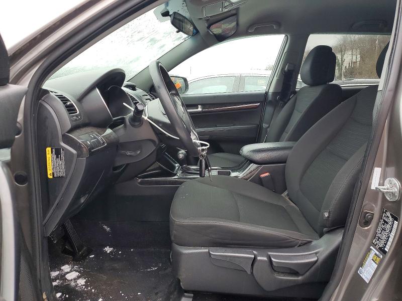 Photo 7 from auction – 2014 KIA SORENTO LX with VIN 5XYKTCA61EG444820