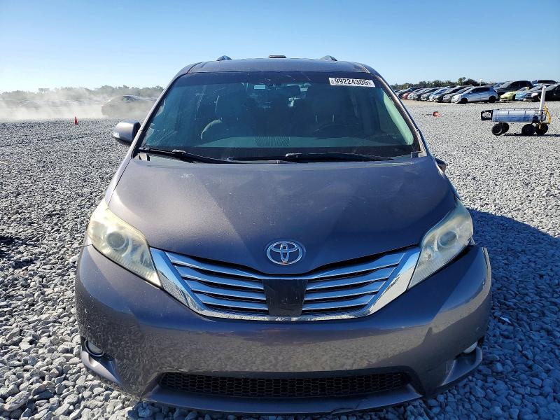 Photo 5 from auction – 2014 TOYOTA SIENNA XLE with VIN 5TDYK3DC6ES494856
