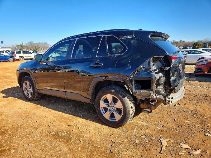 Photo 2 from auction – 2022 TOYOTA RAV4 XLE with VIN 2T3W1RFV6NC208998