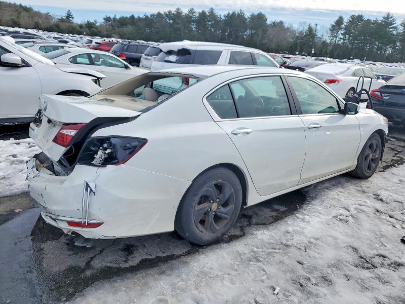 Photo 3 from auction – 2017 HONDA ACCORD with VIN 1HGCR2F31HA189474