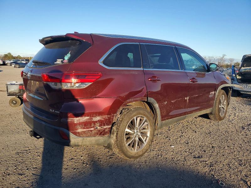 Photo 3 from auction – 2019 TOYOTA HIGHLANDER with VIN 5TDJZRFH1KS716160
