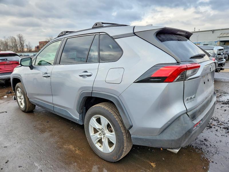 Photo 2 from auction – 2019 TOYOTA RAV4 XLE with VIN JTMP1RFV8KD503306
