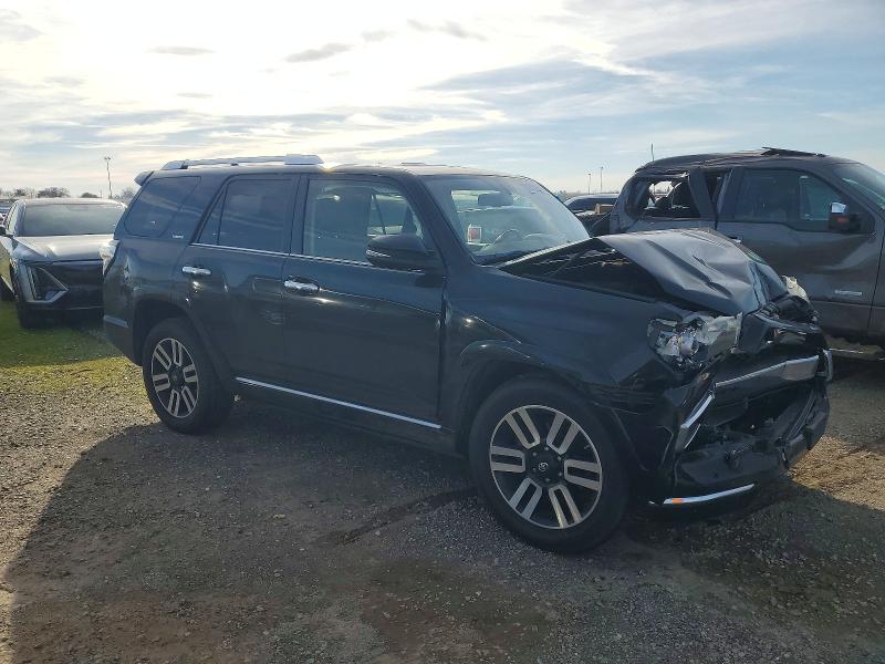 Photo 4 from auction – 2017 TOYOTA 4RUNNER with VIN JTEZU5JR2H5156475