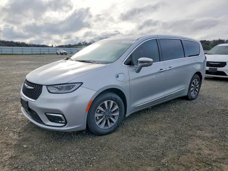 CHRYSLER PACIFICA H 2022 with VIN 2C4RC1S78NR214245 - Photo from auction