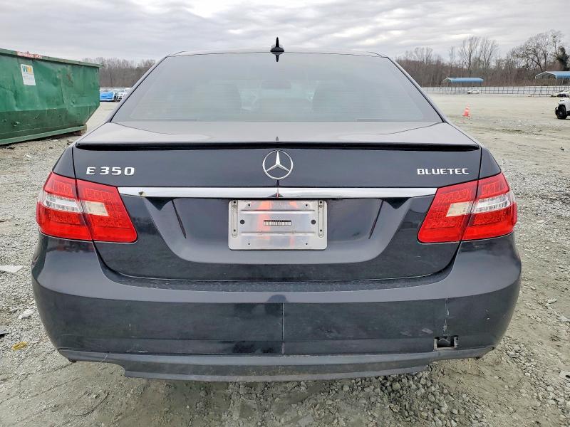 Photo 6 from auction – 2013 MERCEDES-BENZ E 350 BLUE with VIN WDDHF2EB2DA674499