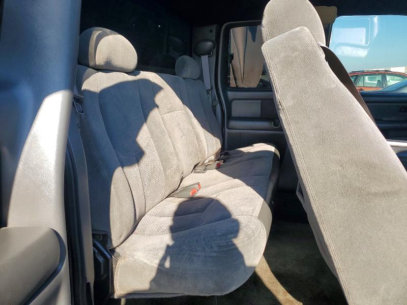 Photo 10 from auction – 2004 CHEVROLET SILVERADO with VIN 1GCEC19V74E384739
