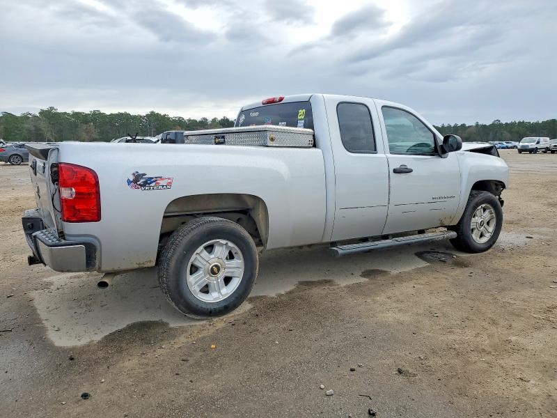 Photo 3 from auction – 2013 CHEVROLET SILVERADO with VIN 1GCRCSE05DZ334609