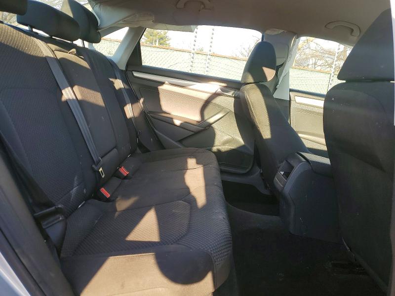 Photo 10 from auction – 2014 VOLKSWAGEN PASSAT with VIN 1VWAP7A33EC014611