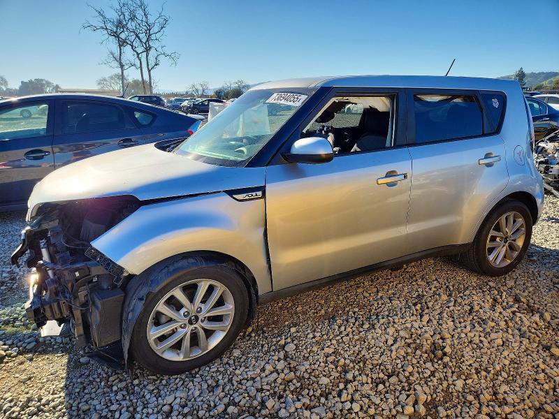 KIA SOUL + 2019 с VIN KNDJP3A52K7662989 - Фото с аукциона