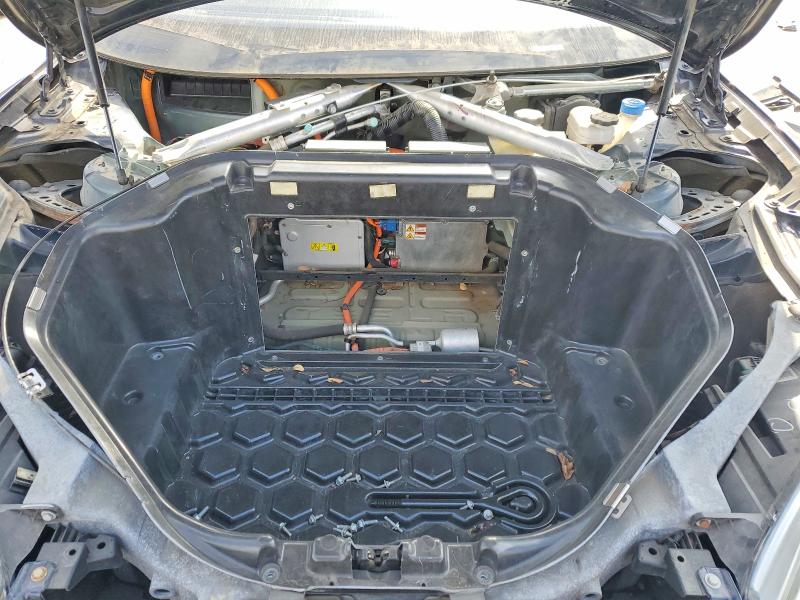 Photo 11 from auction – 2014 TESLA MODEL S with VIN 5YJSA1H16EFP60192