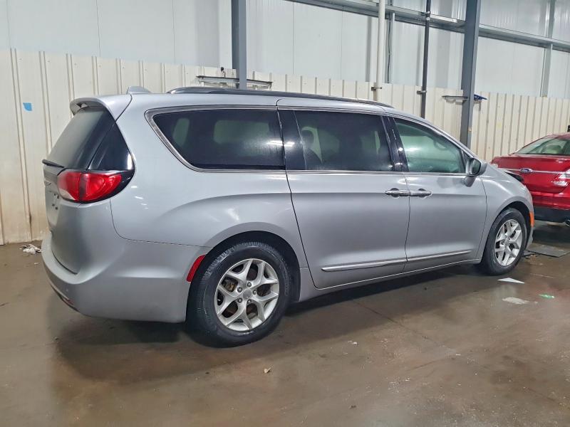 Photo 3 from auction – 2018 CHRYSLER PACIFICA T with VIN 2C4RC1BG9JR317880