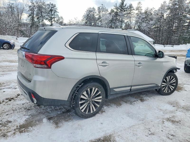 Photo 3 from auction – 2020 MITSUBISHI OUTLANDER with VIN JA4AZ3A31LZ032289