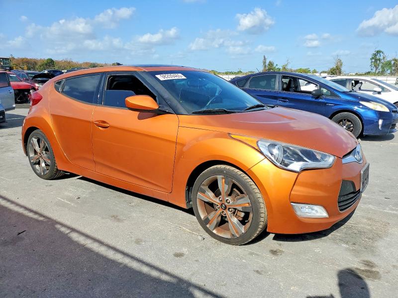 Foto 4 de la subasta – 2016 HYUNDAI VELOSTER con VIN KMHTC6AD8GU286316