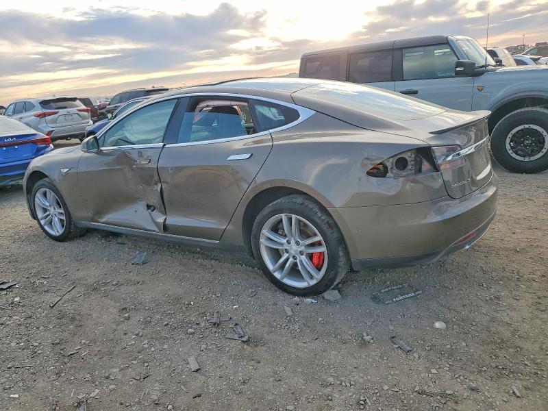 Photo 2 from auction – 2015 TESLA MODEL S with VIN 5YJSA1E41FF112713
