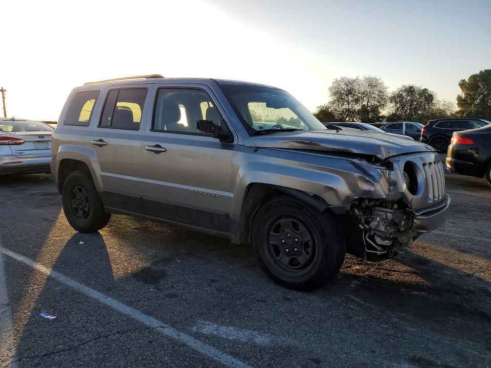 Photo 4 from auction – 2017 JEEP PATRIOT with VIN 1C4NJPBB0HD121349