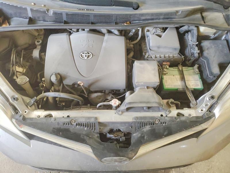 Photo 12 from auction – 2018 TOYOTA SIENNA LE with VIN 5TDKZ3DC8JS901751