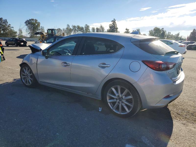 Photo 2 from auction – 2017 MAZDA 3 GRAND TO with VIN JM1BN1M39H1127596