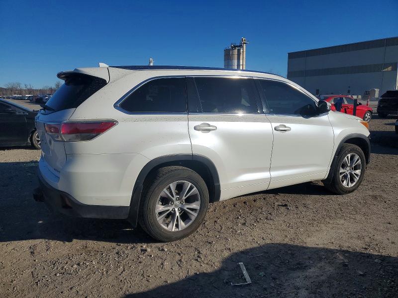 Photo 3 from auction – 2015 TOYOTA HIGHLANDER with VIN 5TDJKRFH9FS178429