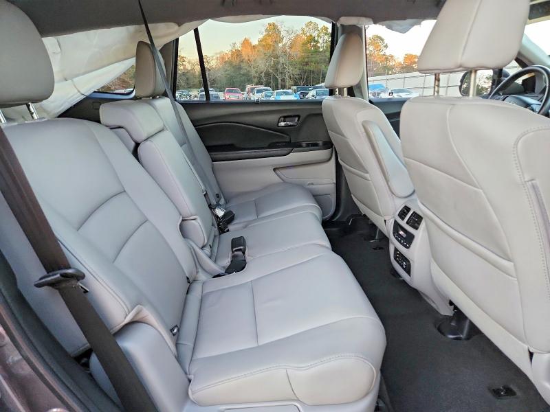 Photo 11 from auction – 2017 HONDA PILOT TOUR with VIN 5FNYF6H96HB068131