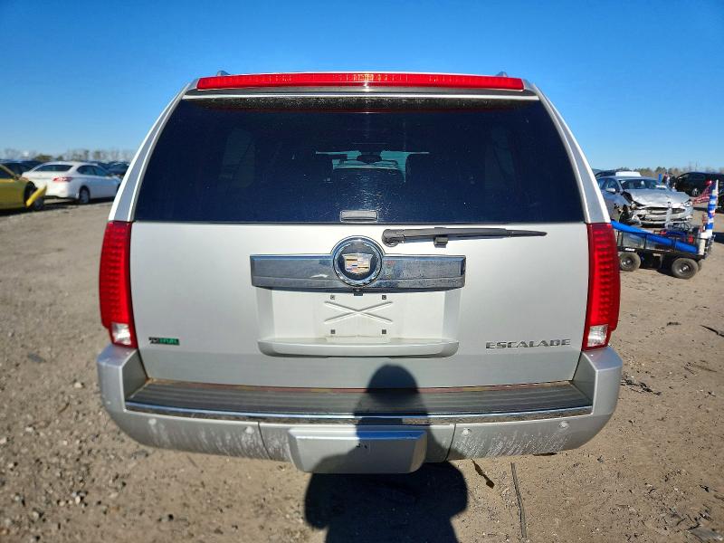 Photo 6 from auction – 2010 CADILLAC ESCALADE E with VIN 1GYUKJEF7AR190885