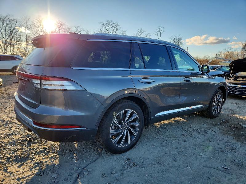 Photo 3 from auction – 2025 LINCOLN AVIATOR with VIN 5LM5J6XC1SGL07301