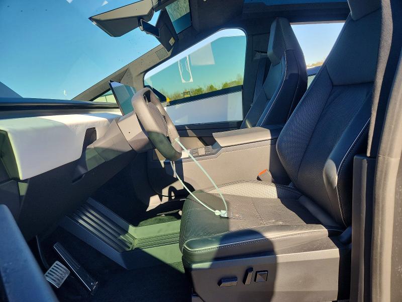 Photo 7 from auction – 2024 TESLA CYBERTRUCK with VIN 7G2CEHEDXRA012738