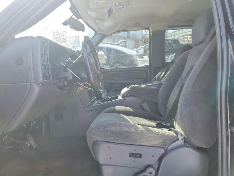 Photo 7 from auction – 2005 CHEVROLET SILVERADO with VIN 1GCHK29U95E143618