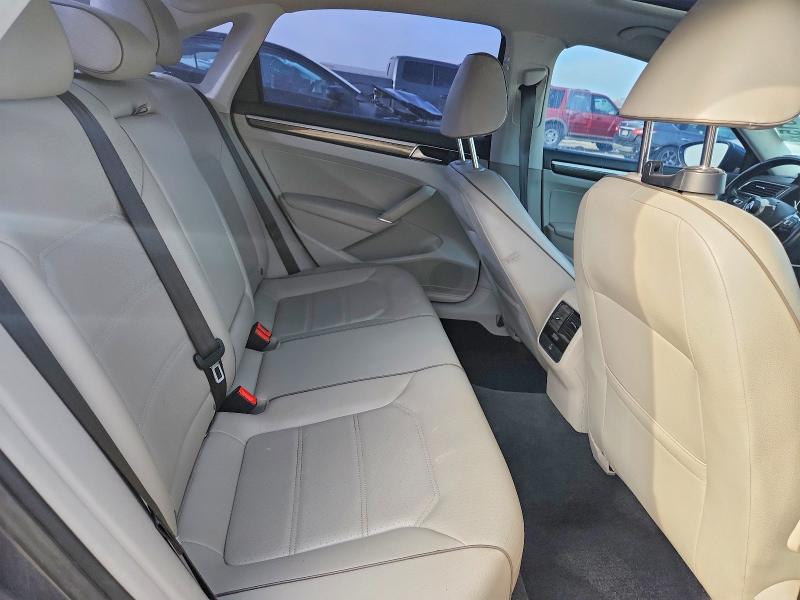 Photo 10 from auction – 2016 VOLKSWAGEN PASSAT SE with VIN 1VWBT7A30GC017727