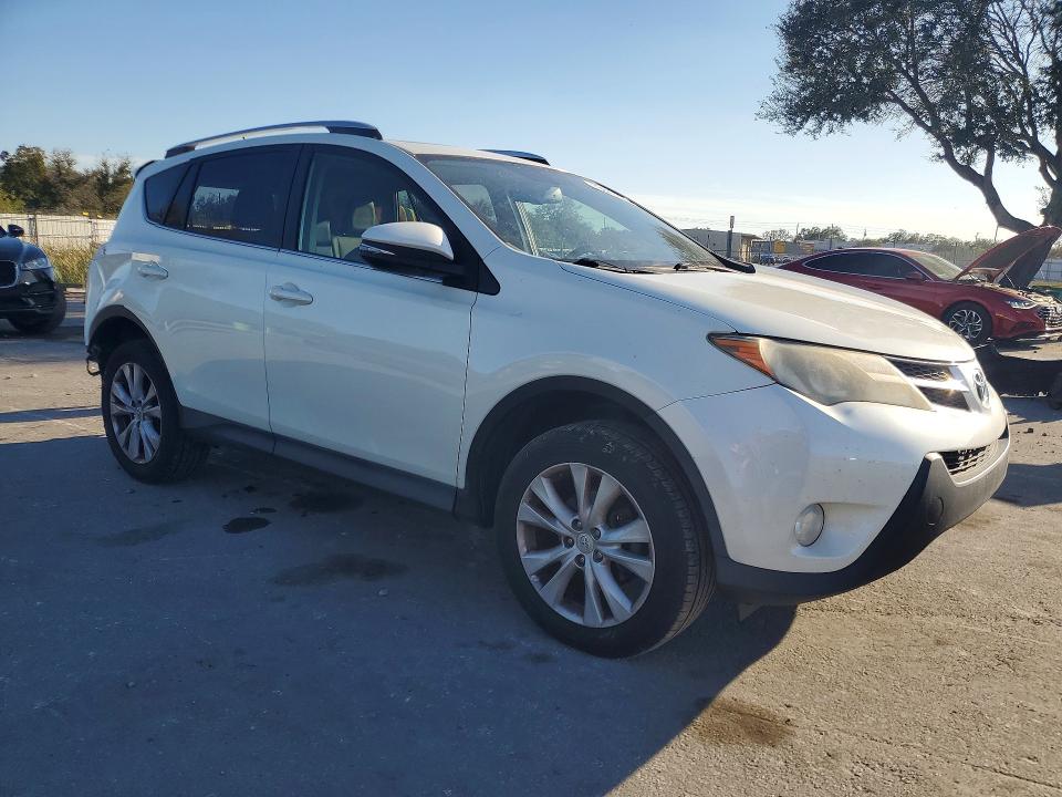 Photo 4 from auction – 2014 TOYOTA RAV4 with VIN JTMYFREV9EJ009162