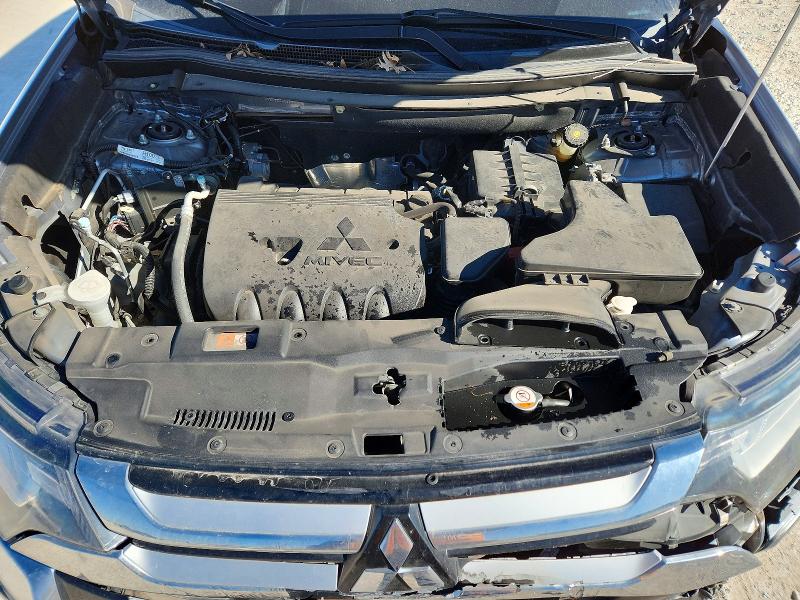 Photo 12 from auction – 2016 MITSUBISHI OUTLANDER with VIN JA4AZ3A36GZ045383