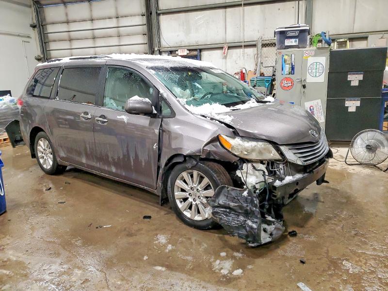 Photo 4 from auction – 2022 TOYOTA SIENNA XLE with VIN 5TDDK3DC1BS021537