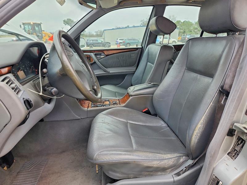 Photo 7 from auction – 2002 MERCEDES-BENZ E 320 with VIN WDBJF65J42B500871