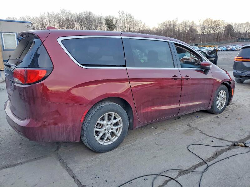 Photo 3 from auction – 2017 CHRYSLER PACIFICA with VIN 2C4RC1CG2HR695418