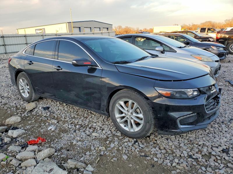 Photo 4 from auction – 2017 CHEVROLET MALIBU LT with VIN 1G1ZE5ST4HF240778