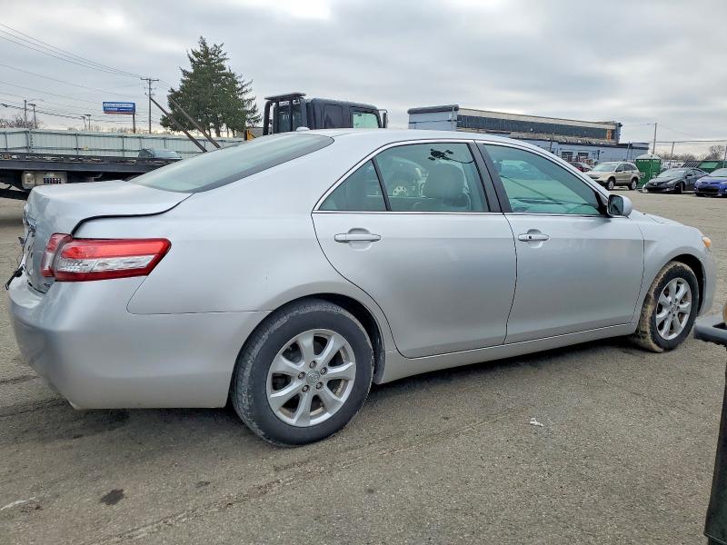 Photo 3 from auction – 2011 TOYOTA CAMRY BASE with VIN 4T4BF3EKXBR142632