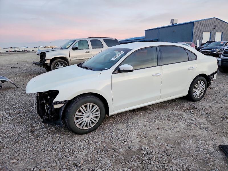 VOLKSWAGEN PASSAT S 2015 with VIN 1VWAT7A35FC076847 - Photo from auction