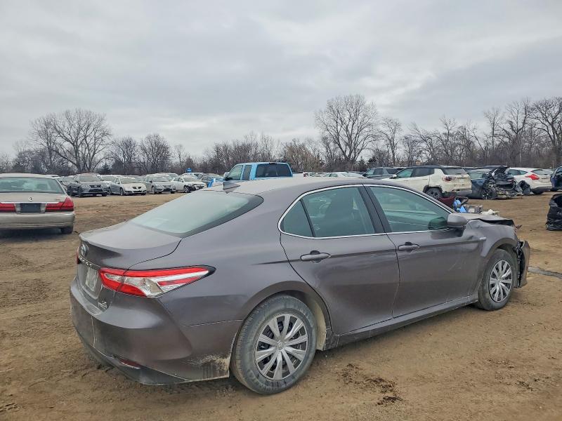 Photo 3 from auction – 2020 TOYOTA CAMRY LE with VIN 4T1C31AK3LU530465