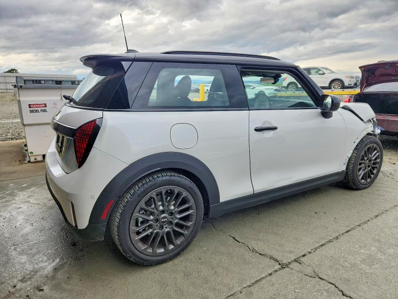 Photo 3 from auction – 2025 MINI COOPER with VIN WMW23GD00S2X10068
