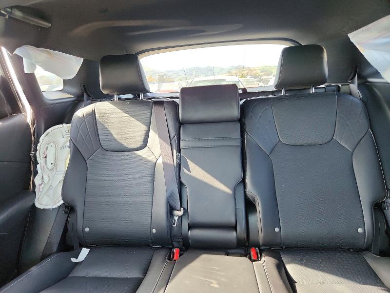 Photo 10 from auction – 2023 LEXUS RX with VIN JTJCHMAA3P2003653